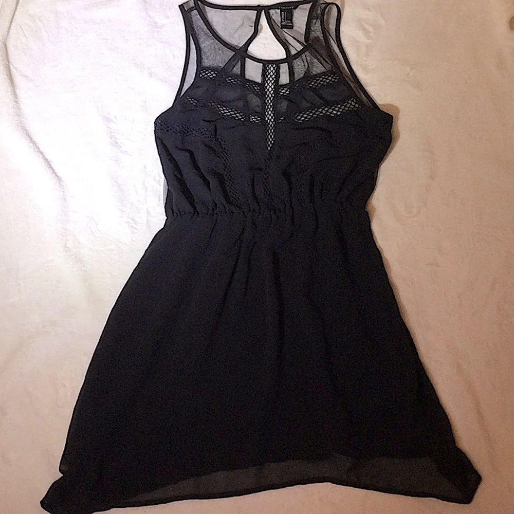 ⭐️ Forever 21 Lace, Sheer Mesh Midi Dress - Picture 14 of 14